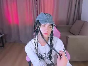 Screenshot from kim_lula webcams