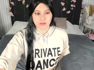 Screenshot from kim_raven webcams