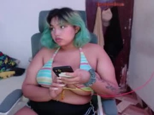 Screenshot from kimy_1 webcams