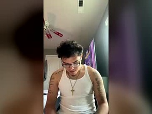 Screenshot from kingoftheknight webcams
