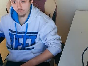 Screenshot from kingsnake1504 webcams