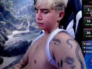 Screenshot from kiss_whitee webcams