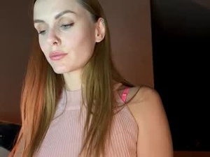 Screenshot from kissnova_ webcams