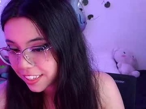 Screenshot from kittyuwu_ webcams