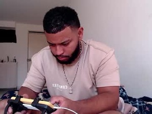 Screenshot from kleyton336 webcams