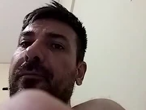 Screenshot from kopepe251664 webcams