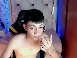 Screenshot from kris_cuervo webcams