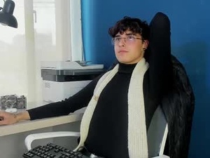 Screenshot from krown_nox webcams