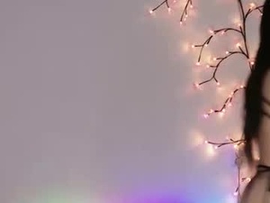 Screenshot from kylieelise webcams