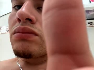 Screenshot from kylo_boy04 webcams