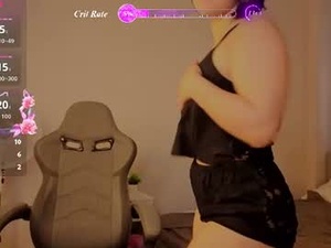 Screenshot from kyyliie_fox webcams
