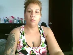 Screenshot from ladycreamypr1 webcams