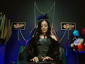 Screenshot from ladylunatikka webcams