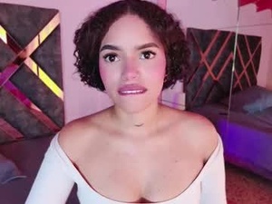 Screenshot from lara_gil_ webcams