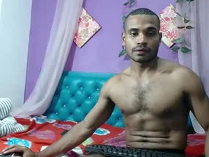 Screenshot from larenz_tate webcams