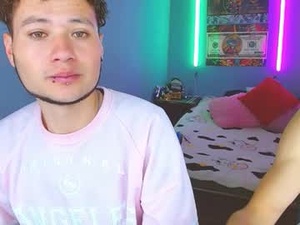 Screenshot from latin_boysxxx_ webcams