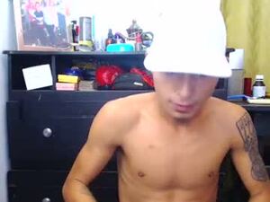 Screenshot from latin_hot_kevin webcams