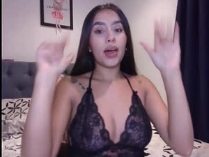 Screenshot from lauren_clauz webcams