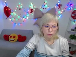 Screenshot from laurenwishy webcams