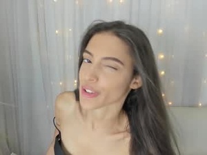 Screenshot from layla__21 webcams