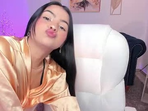 Screenshot from layla_breezee_ webcams