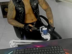 Screenshot from leather_king_of_bitches webcams