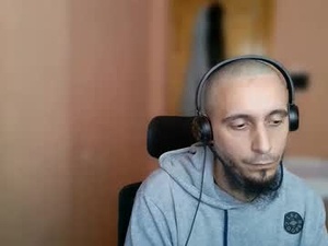 Screenshot from lefrenchiies webcams