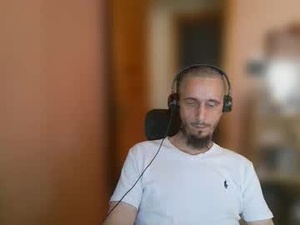 Screenshot from lefrenchiies07 webcams