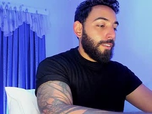 Screenshot from leo_thewolf webcams