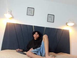 Screenshot from leonardo_cum18 webcams