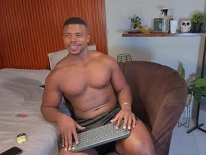 Screenshot from leonardo_jones1 webcams
