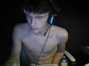 Screenshot from lewisboothyy webcams