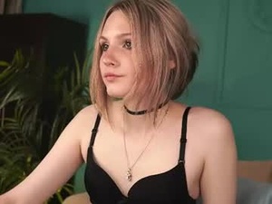 Screenshot from lexa_demi webcams