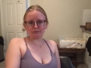 Screenshot from lexielilacs webcams