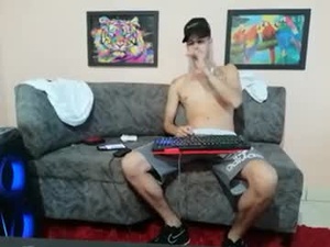 Screenshot from liam_andres12 webcams