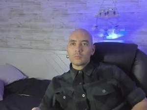 Screenshot from liam_harper__ webcams