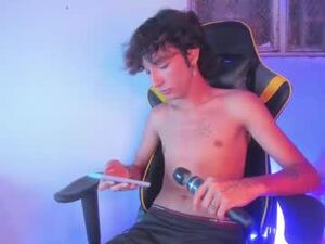 Screenshot from liam_rosse_ webcams