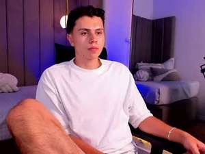 Screenshot from liam_salvatore webcams