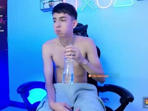 Screenshot from light_eyes_ webcams