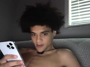 Screenshot from lightskinwithgirth webcams
