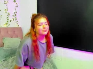 Screenshot from lila_cox webcams