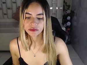 Screenshot from lilith4_s webcams