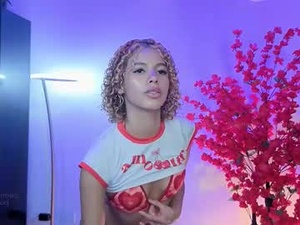 Screenshot from liliwatsonj webcams