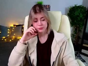 Screenshot from lillycolins_ webcams