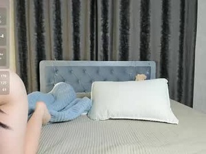 Screenshot from lily_moly webcams