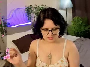 Screenshot from lily_peachy webcams