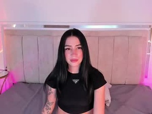 Screenshot from lilytarazona_ webcams