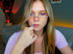 Screenshot from lina_korvin webcams