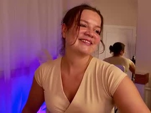 Screenshot from linsy_dream webcams