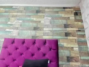 Screenshot from litlenessa_ webcams